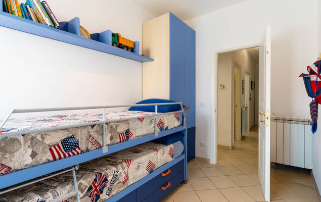 Happiness - Photo 11