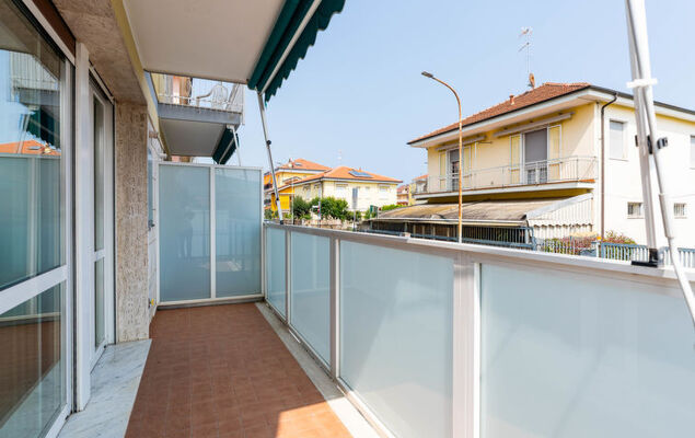 Happiness - Photo 23